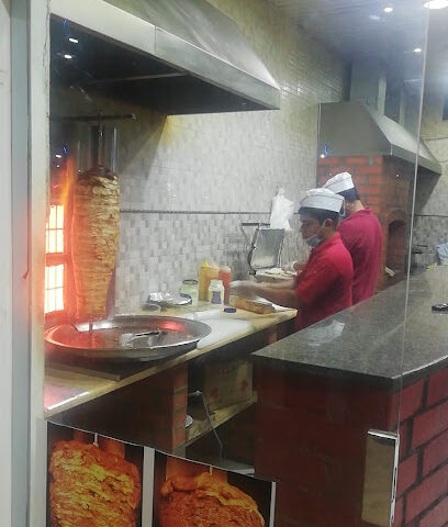 مطعم شاورماتي - الملك سعود - +966 55 100 3343