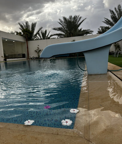 مسبح سواش سواش - البدائع - +966 55 305 1251