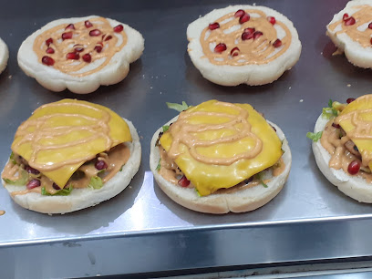 كافتيريا وشاورما الشيف - الجموم - +966 53 664 8547