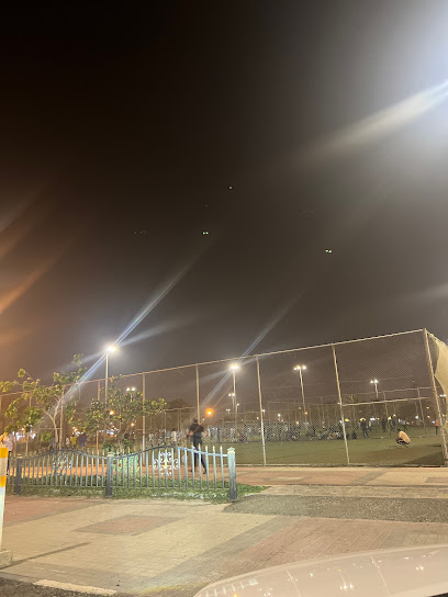 ملعب كرة قدم بحديقة السلام - Al Jubail 35514
